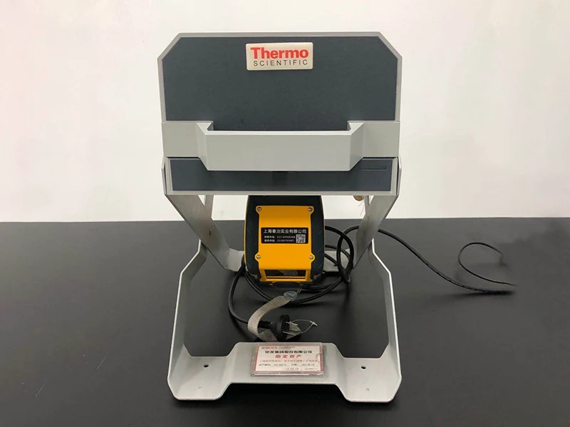 Reference equipment for material element testing