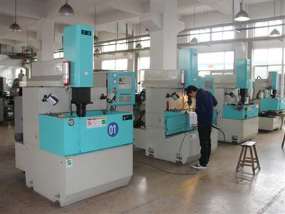 Mould and tool workshop equipment