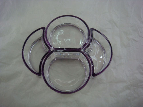 Four-section coloured-rim platter sourcing illustration